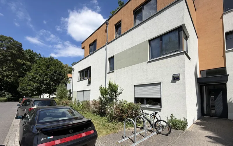 Modernes Wohnen im Grünen mit Sonnenterrasse ***EBK***Parkett*** — photo 1